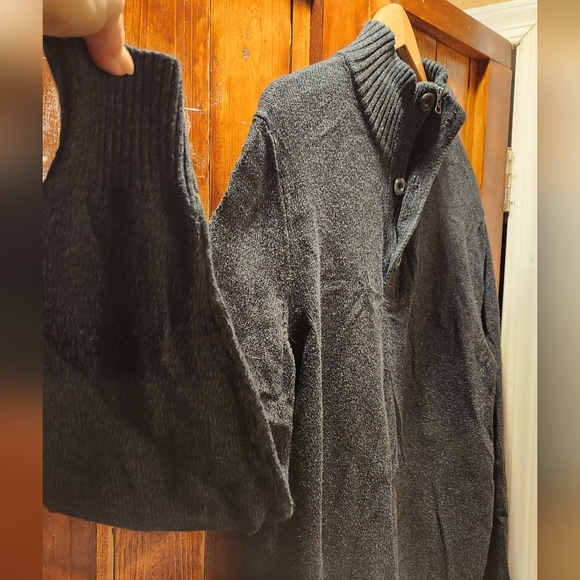 American Eagle 🦅 Outfitters Athletic Fit Large Deep Grey Sweater Men's - Picture 5 of 8